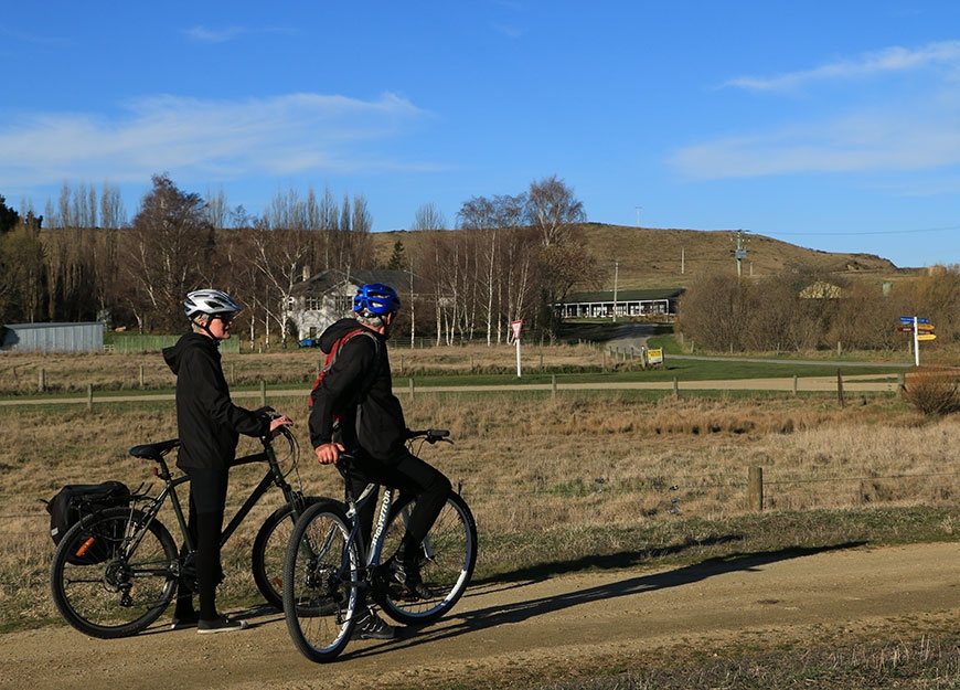 closest motel to Central Otago Rail Trail